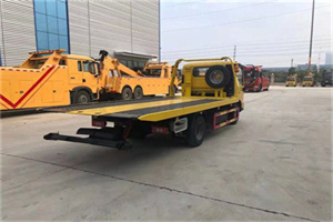 建邺非事故拖车