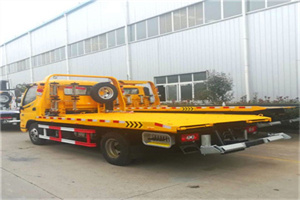 建邺附近拖车救援搭电